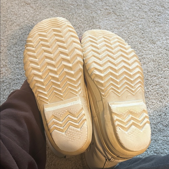 Sorel Cream and Tan Fur-Lined Boots - Picture 9 of 10